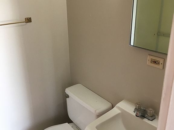 2nd image of 2645 Hord Ave #2645