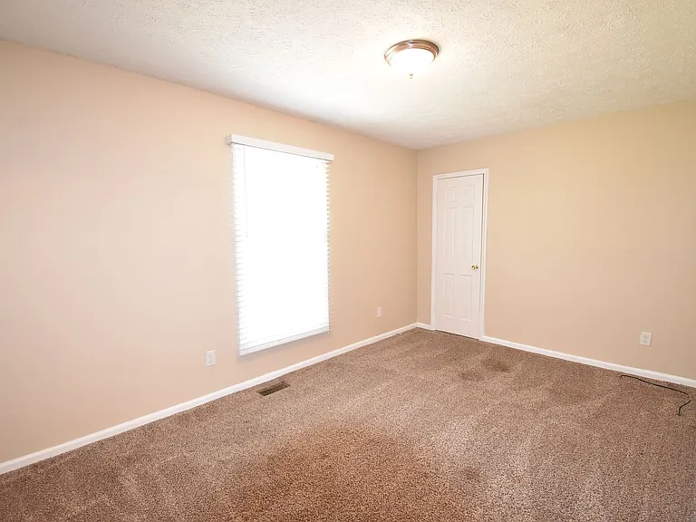 333 McFadyen Dr — Photo 9
