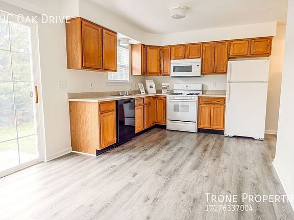 3rd image of 77C Oak Dr #C