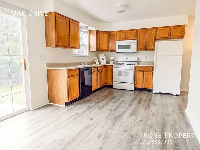 77C Oak Dr #C — Photo 2