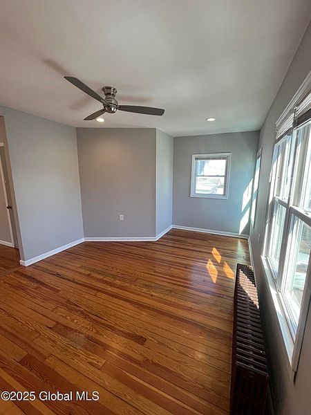 5th image of 2327 12th Avenue