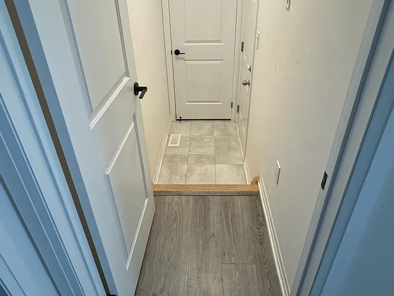 42 Ambereen Pl E — Photo 7