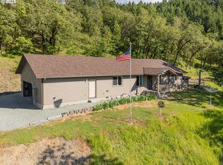 460 Huckleberry Mount Ln, Riddle, OR 97469