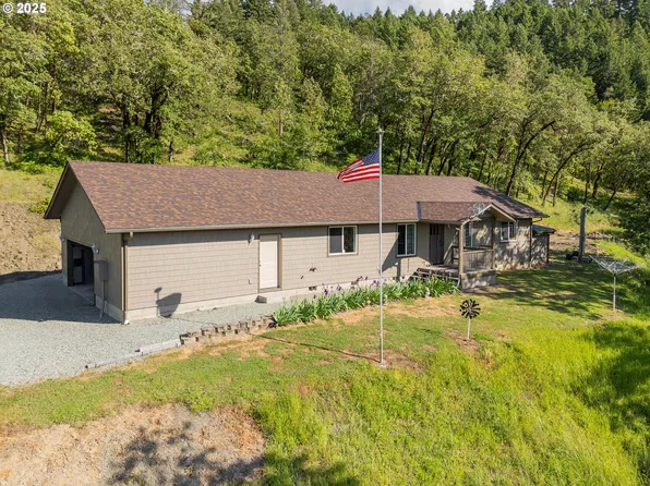 460 Huckleberry Mount Ln, Riddle, OR 97469