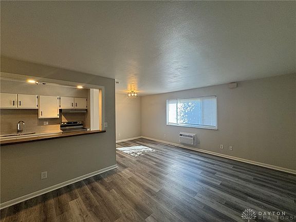 3rd image of 3101 Bromley Pl APT 4
