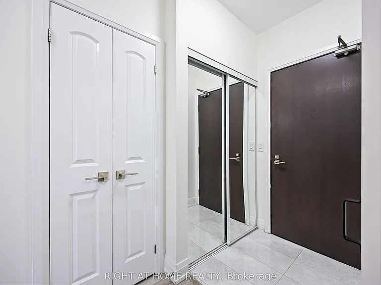 1060 Sheppard Ave W #1521 — Photo 7