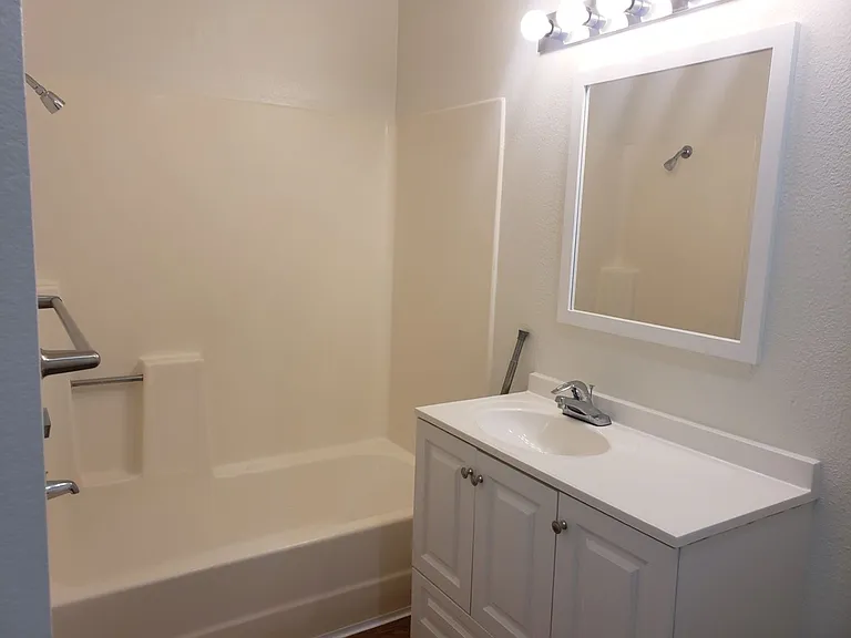 Aeg 55+ Senior Property in the Heart of HIllcrest — Photo 17