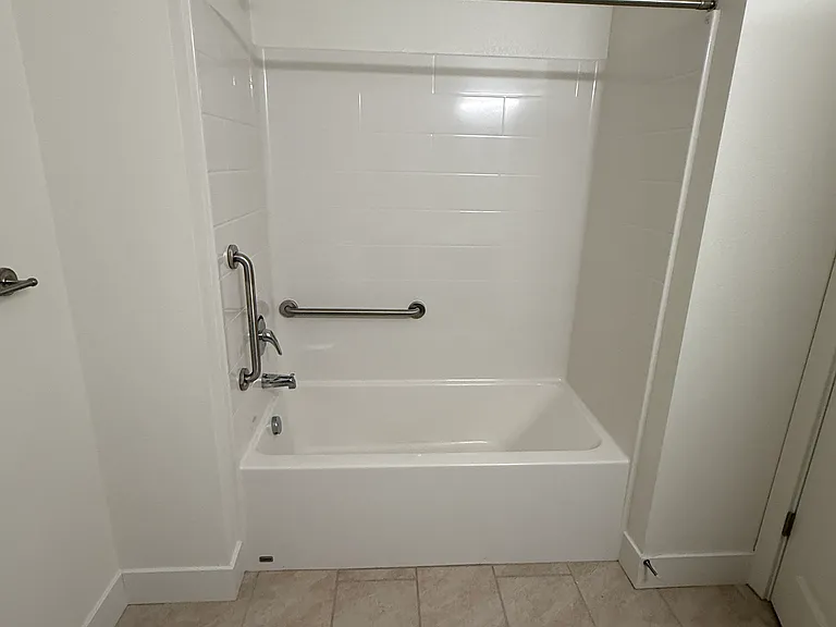 920 N Olive Ave — Photo 8