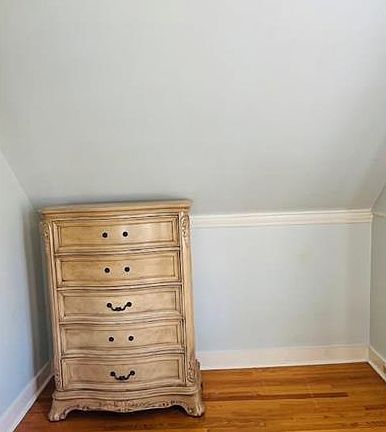 3rd image of 60 Sterling Ave