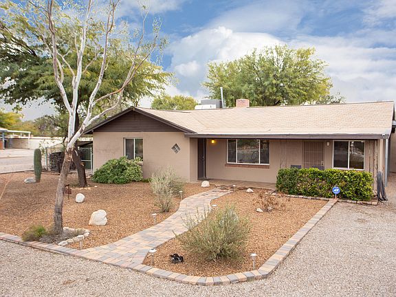 3rd image of 2726 E Blacklidge Dr