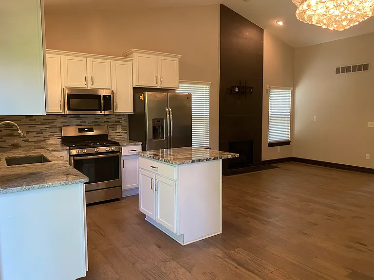 9915 Wayne Rd — Photo 12