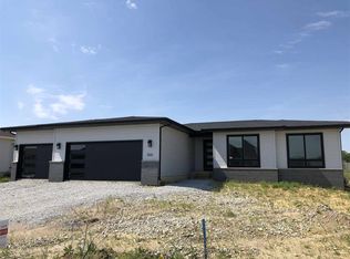 1820 Waxing Way, Waterloo, IA 50701