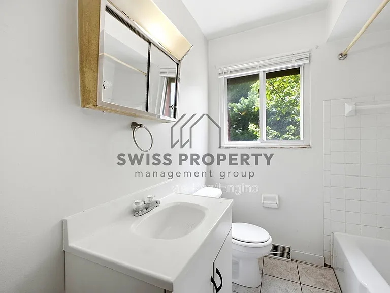 1579 Briarwood Ave — Photo 15