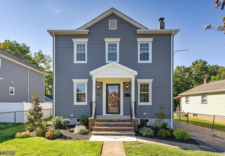 118 Bartine St — Photo 1