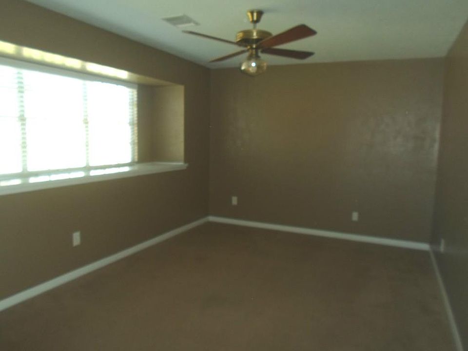 1st image of 318 Helen Dr