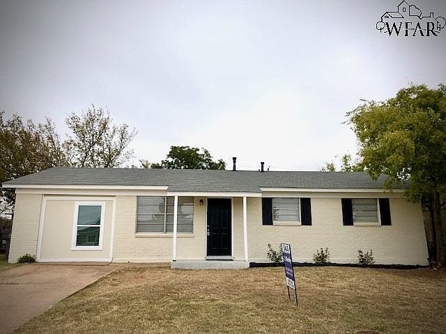 1st image of 2806 Roanoke Dr