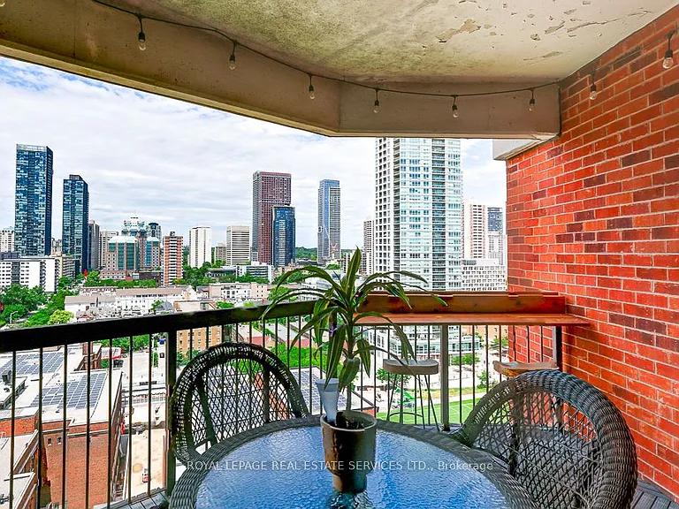 77 Maitland Pl #Penthouse 23 — Photo 26