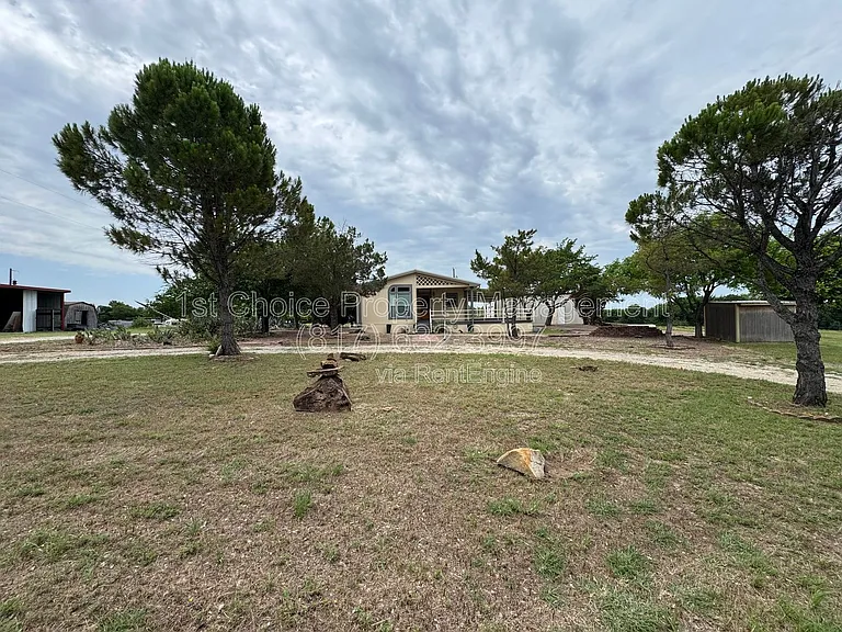 197 Private Road 4652 — Photo 2