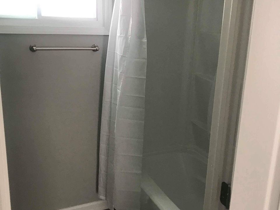2nd image of 1314 N Main St APT B