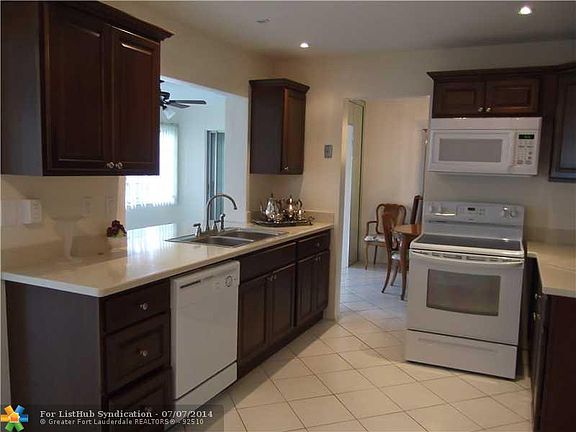 5th image of 6709 NW 58th Ct