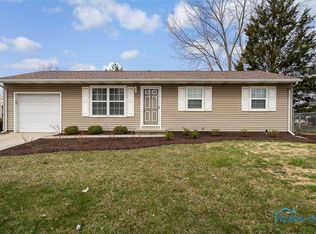 3233 Flame Dr, Oregon, OH 43616