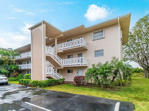 4th image of 2640 S Garden Drive S #112