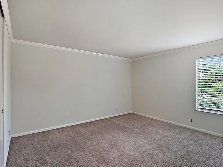 100 Devon Avenue — Photo 42