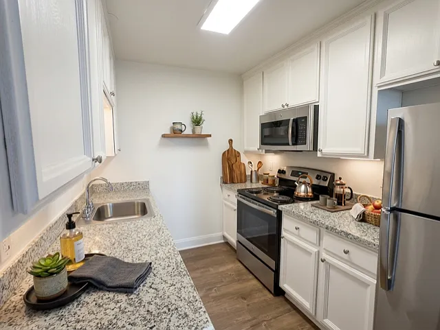 Amberwood Apartments — Photo 3