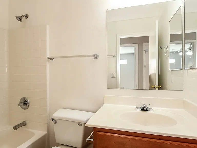 15066 W Buchanan St — Photo 14