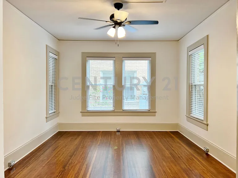 420 W Franklin St #4 — Photo 7