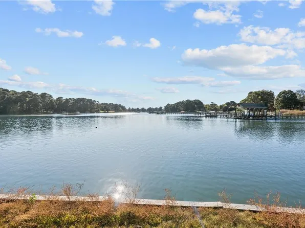 676 Thalia Point Rd, Virginia Beach, VA 23452