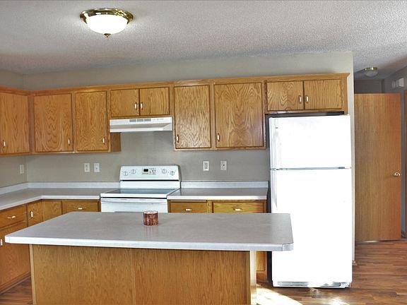 4th image of 826 N Walnut St