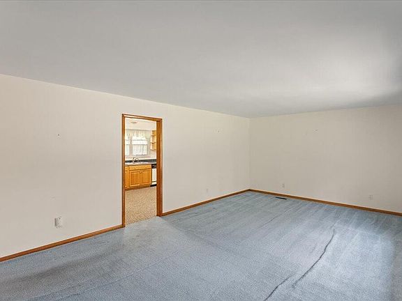 3rd image of 334 Woodland Hills Rd