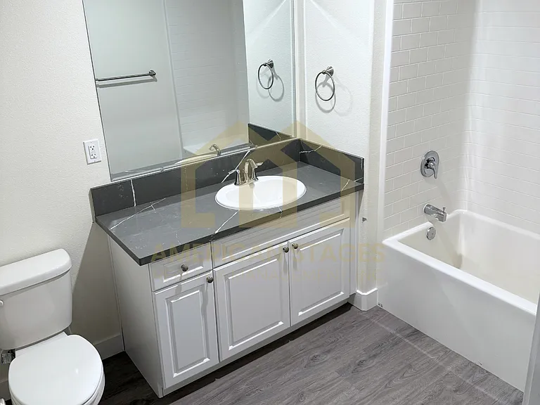 101 N Broadway #204 — Photo 11