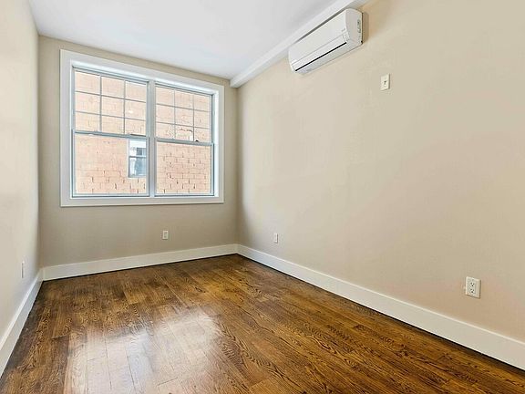 5th image of 9 Lexington Ave #B