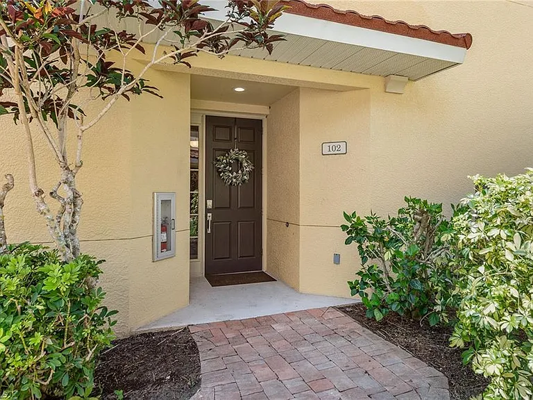1263 Rialto Way #102 — Photo 24