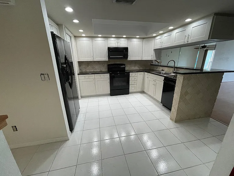 14674 Seminole Trl — Photo 6