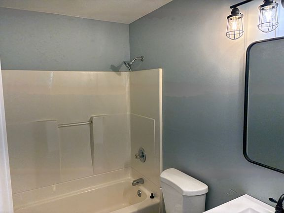 3rd image of 2413 Chesstal St