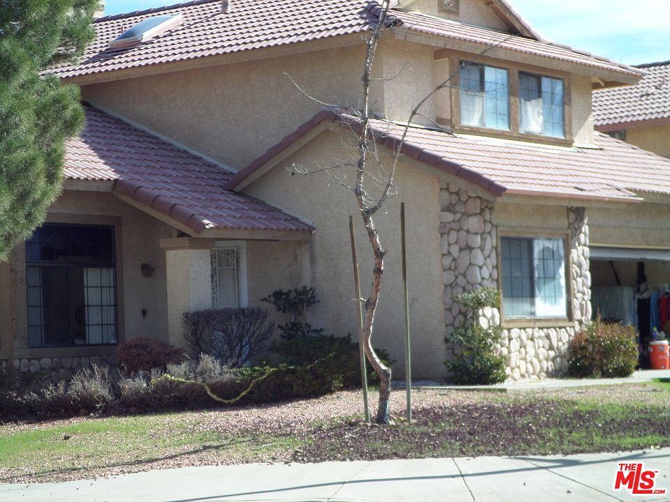 1st image of 44934 Rock Island Dr