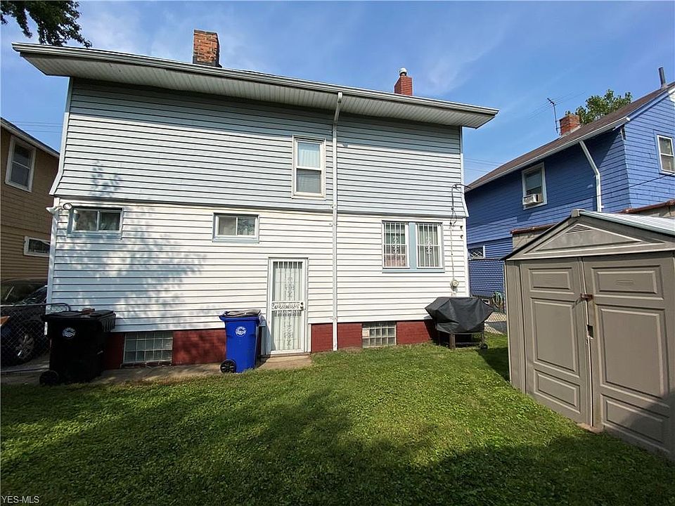 2nd image of 10816 Greenlawn Ave
