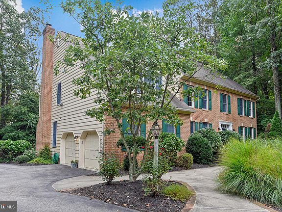 3rd image of 21 Sonneborn Ln