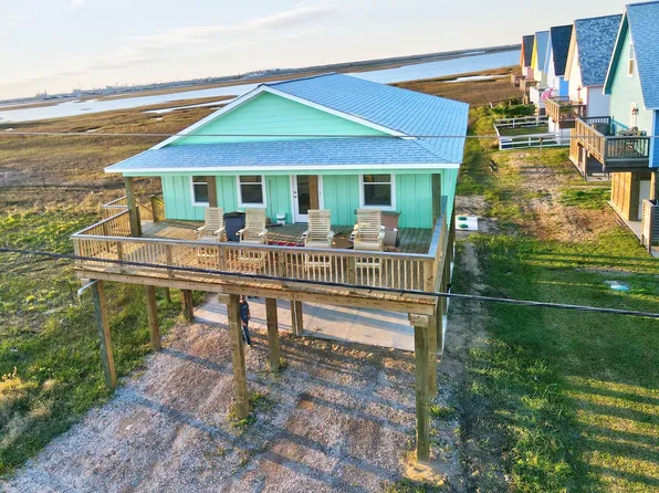 1627 Blue Water Hwy, Surfside Beach, TX 77541