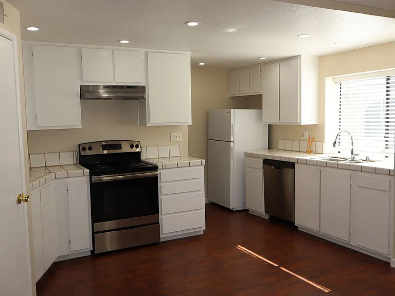 3008 Swallows Nest Dr — Photo 4
