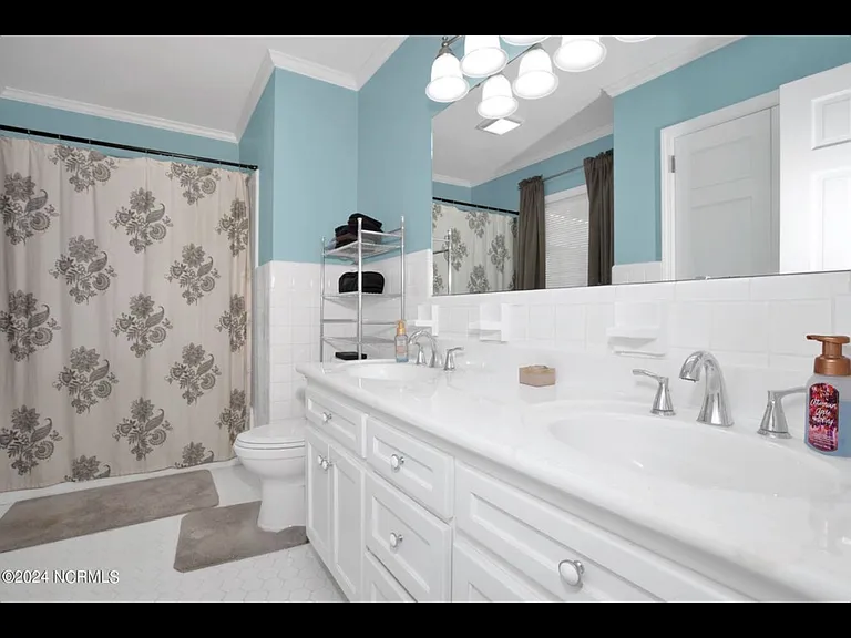 230 Summer Tree Ct #A — Photo 15