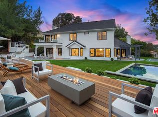 4050 Clarinda Dr, Tarzana, CA 91356