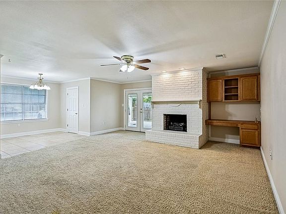 4th image of 1401 W Hall Ave