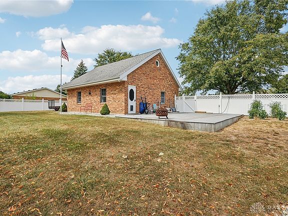 4th image of 774 Primrose Dr