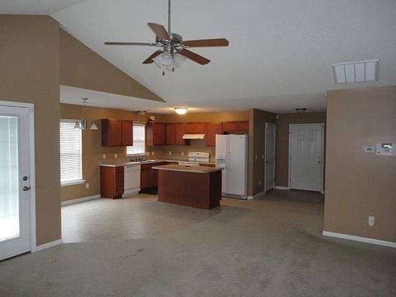 3rd image of 406 Bynum St