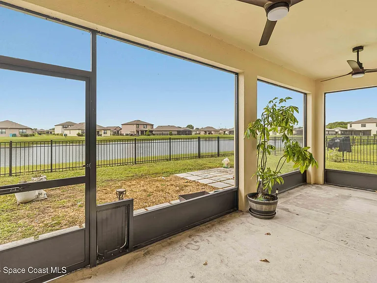 5349 Waterfall Pl — Photo 4
