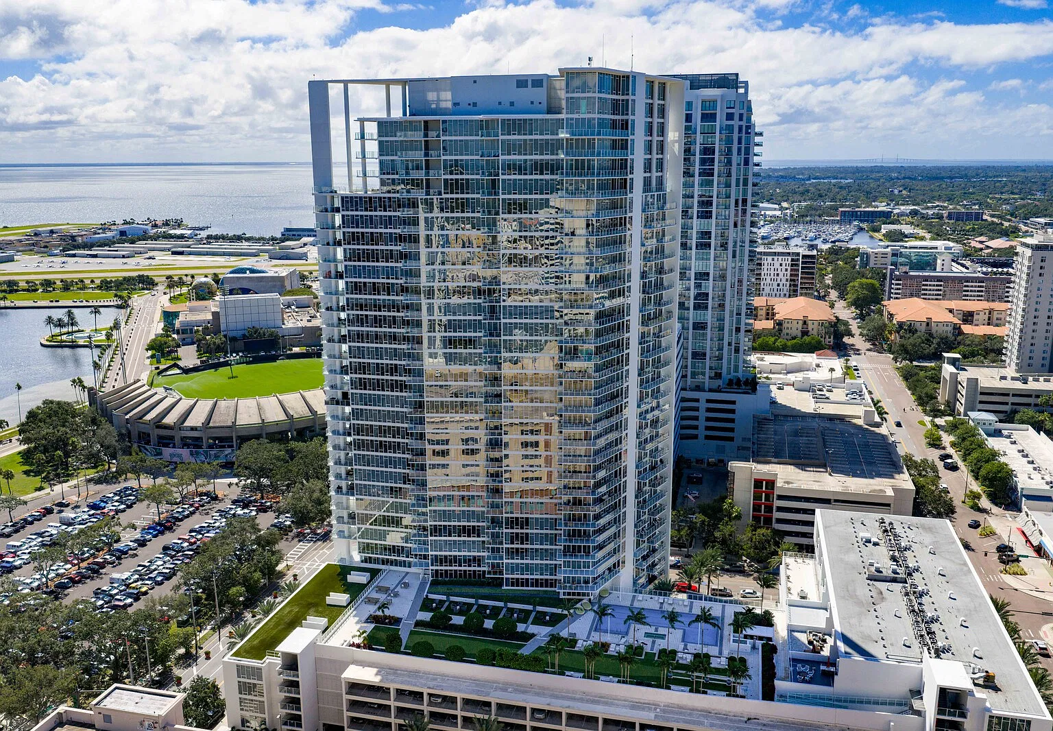 2 bed, 1370 sqft, $5,295 — Photo 1